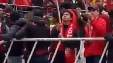 Es con fé: Sacerdote se hace presente en el Nemesio Diez para apoyar al Toluca