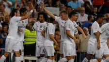 Jugadores del Real Madrid celebran un gol