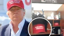 La gorra de Trump en el casillero de Tom Brady