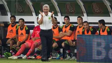 Una de las rabietas de Ferretti en el partido contra la Albiceleste