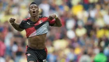 Arizala festeja un gol con el Atlas