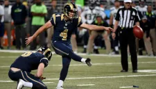 Momento en que Greg Zuerlein hace el gol de campo