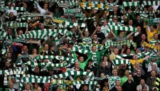 Aficionados del Celtic apoyan a su equipo