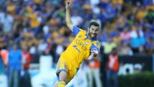 Gignac dispara a gol en el 'Volcán'