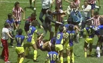 Jugadores de América y Chivas pelean con todo