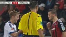 El momento en que se juega el 'Piedra, papel o tijera'