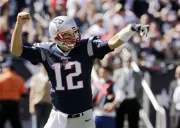 Brady festeja tras un pase de touchdown