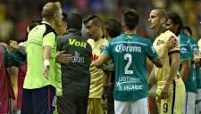 Jugadores de León y América se confrontan
