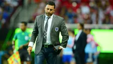 Antonio Mohamed durante el partido contra Chivas