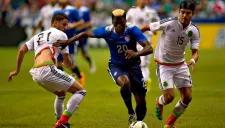 Flores y Mier en un partido del Tri frente a EU