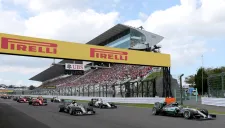 Bólidos durante el Gran Premio de Japón