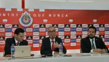 Víctor Manuel Peña (centro) y el resto de los abogados de Vergara