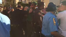 Aficionados de México se encaran con la policía de Estados Unidos