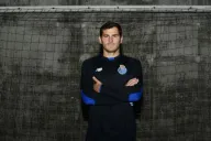 Casillas posa con su jersey del Porto
