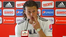 Matías Almeyda en conferencia de prensa