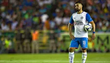 Ariel Rojas en un partido con Cruz Azul