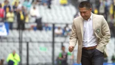 Nacho Ambriz se muestra desconcertado en juego contra Gallos