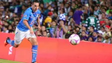 Christian Giménez en un partido con Cruz Azul
