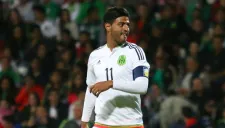Carlos Vela en un partido del Tri