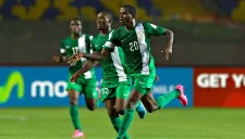 Orji Okwonkwo, en la celebración de un gol