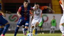 El atlantista Carlos Garces con la marca de Christian Sánchez