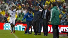 Suárez reparte instrucciones en 2013