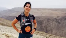 Nahila Hernández, posando en el desierto