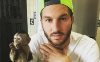 Andre-Pierre Gignac junto a su mascota