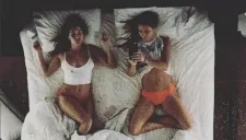 Nikki Bella mostrando su sensualidad en su cuenta de Instagram