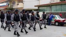 Elementos de la Marina en las cercanías del estadio