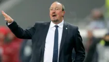 Benítez da indicaciones a sus dirigidos