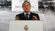 Florentino Pérez habla para la prensa