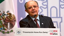 Plinio Escalante, presidente de la LMB, en un evento