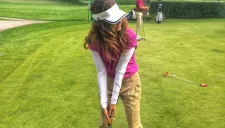 Wera Kuri, a punto de golpear la pelota