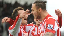 Jugadores del Stoke City festejan una anotación