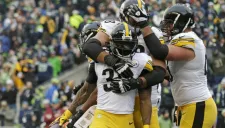 Williams es felicitado tras anotar con Acereros