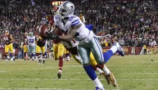 Bryant hace un recepción durante el juego