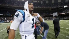 Cam Newton después de un partido