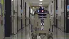 R2-D2 en las instalaciones del hospital