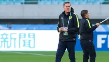 Ricardo Peláez, sobre el césped en entrenamiento de América