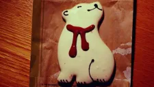 Galleta de oso polar de Starbucks causa polémica en redes sociales