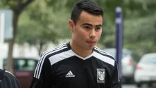 Lucas Zelarayán llegando al campamento de Tigres