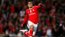 Jiménez celebra tras marcar con Benfica