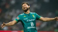 Miguel Sabah se lamenta con León