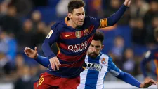 Messi y González, durante el partido entre Barcelona y Espanyol