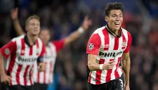 Moreno, festejando un gol con el PSV