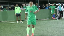 Suazo jugando para Chung Boys