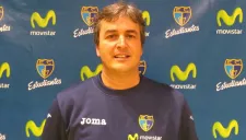 Valdeolmillos posa para la foto oficial con su nuevo equipo
