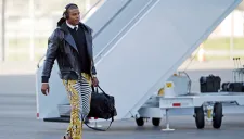 Cam Newton antes de viajar a San Francisco para el SB
