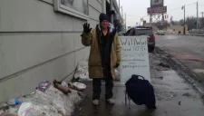 Abe Hagenston usa su smartphone para recaudar dinero